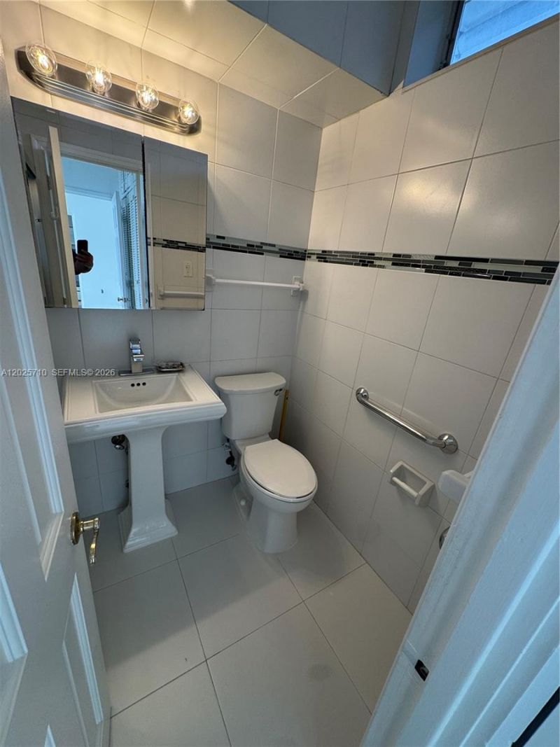 10281 E Bay Harbor Dr, Unit C1, Bay Harbor Islands, FL 33154 Photo
