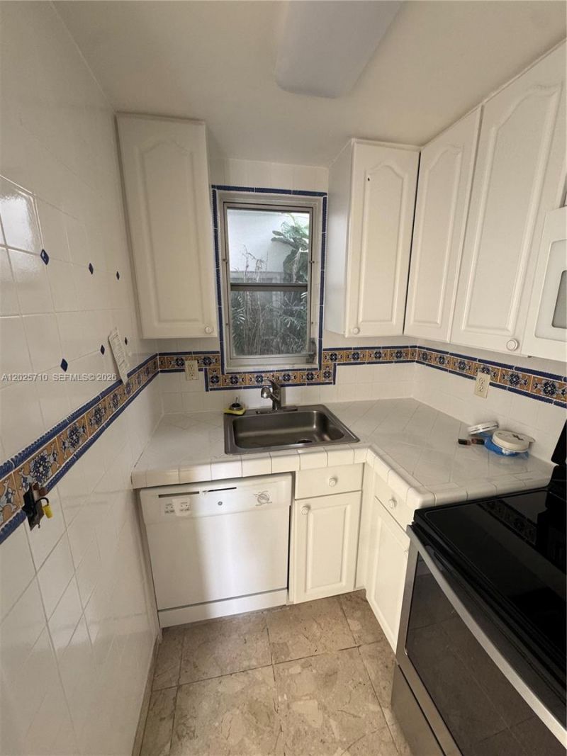 10281 E Bay Harbor Dr, Unit C1, Bay Harbor Islands, FL 33154 Photo