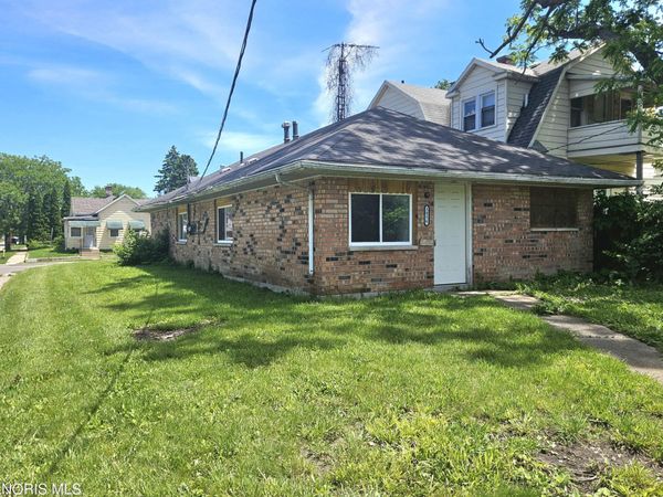 3056 Chase Street , Toledo, OH 43611