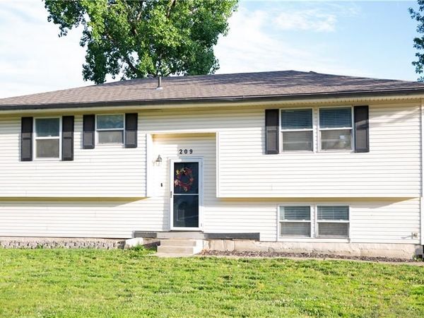 209 W Edgewood Drive, Edgerton, KS 66021