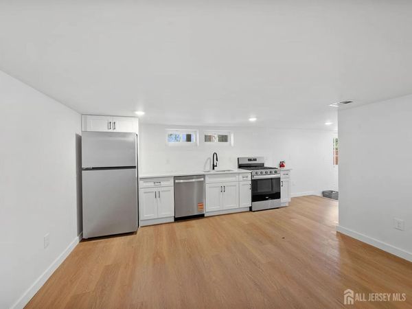 3 Meadow Road , Edison, NJ 08817