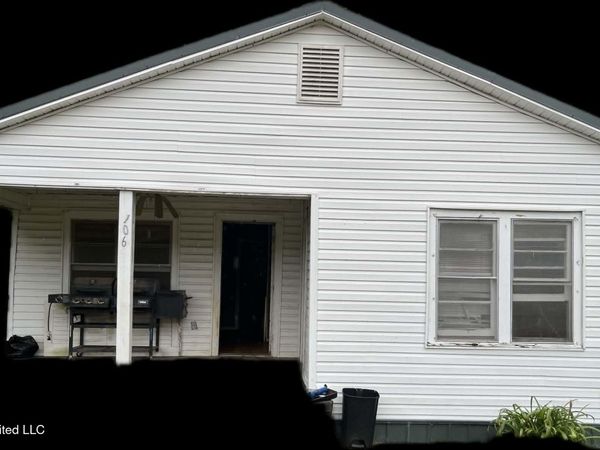 1066 Highway 43 , Pelahatchie, MS 39145