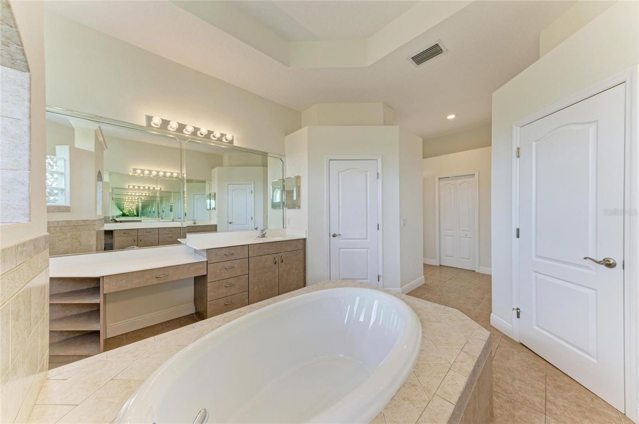 5605 Lake Paddock Circle, Parrish, FL 34219 Photo