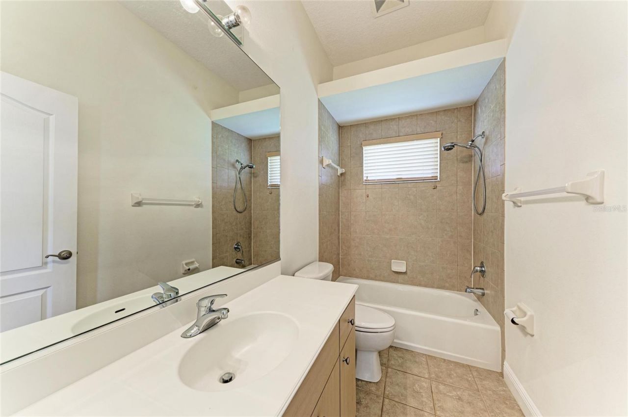 5605 Lake Paddock Circle, Parrish, FL 34219 Photo