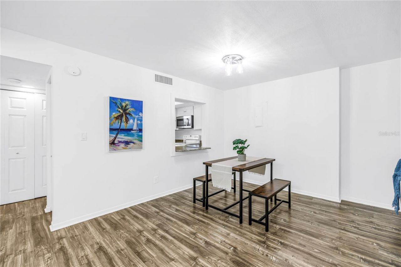 105 4th Avenue Ne, Unit 220, Saint Petersburg, FL 33701 Photo