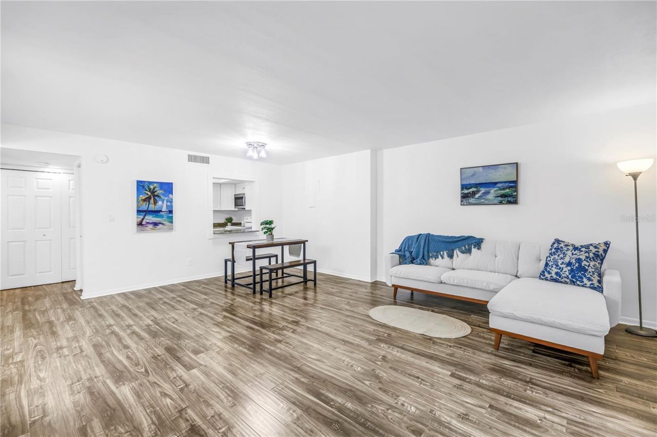 105 4th Avenue Ne, Unit 220, Saint Petersburg, FL 33701 Photo