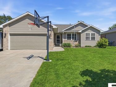 10522 Northloch Lane , Waverly, NE 68462