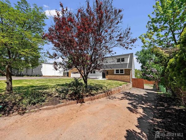 3 Meadow Road , Edison, NJ 08817