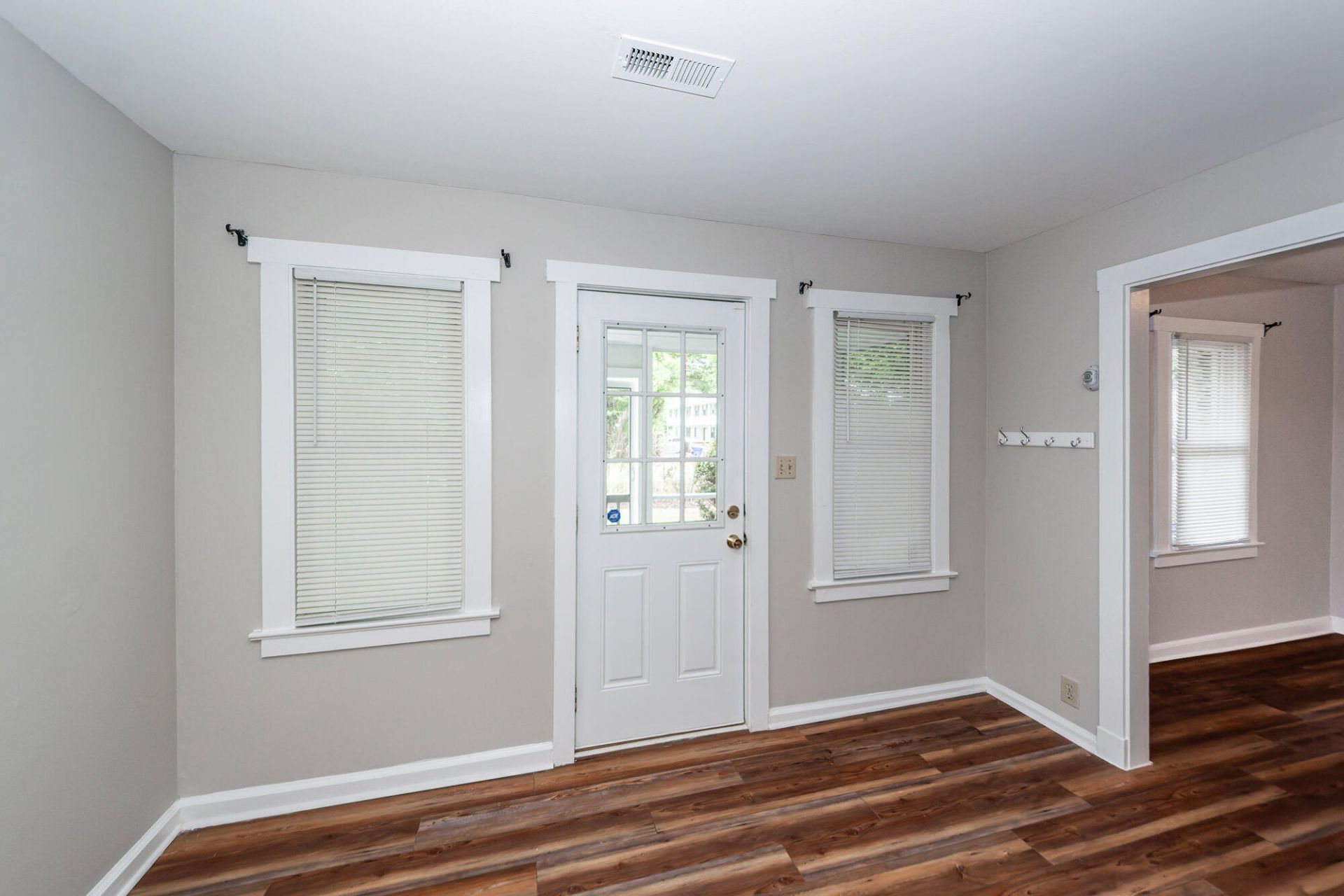 1621 Poinsettia Road Photo 5