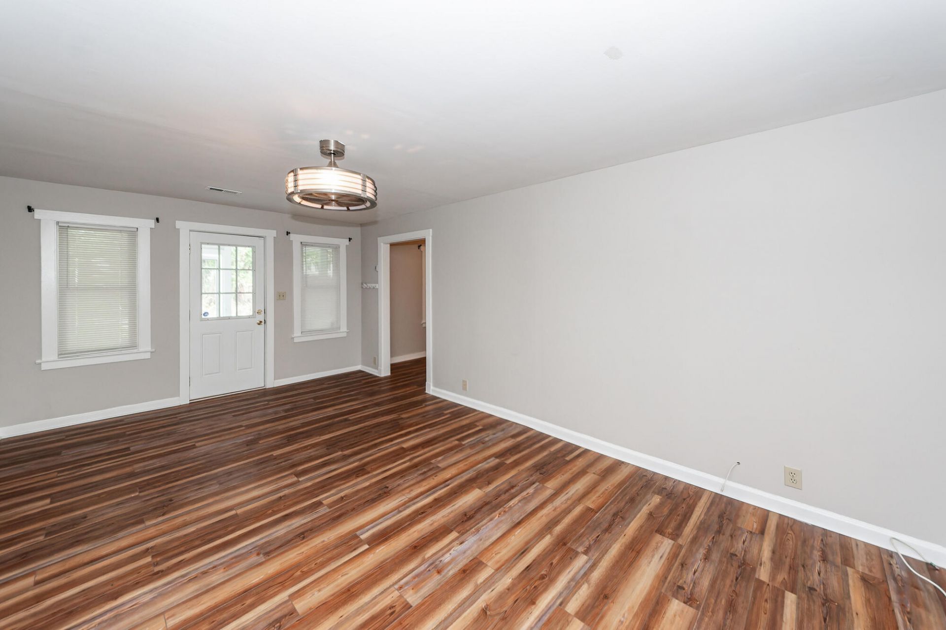 1621 Poinsettia Road Photo 8