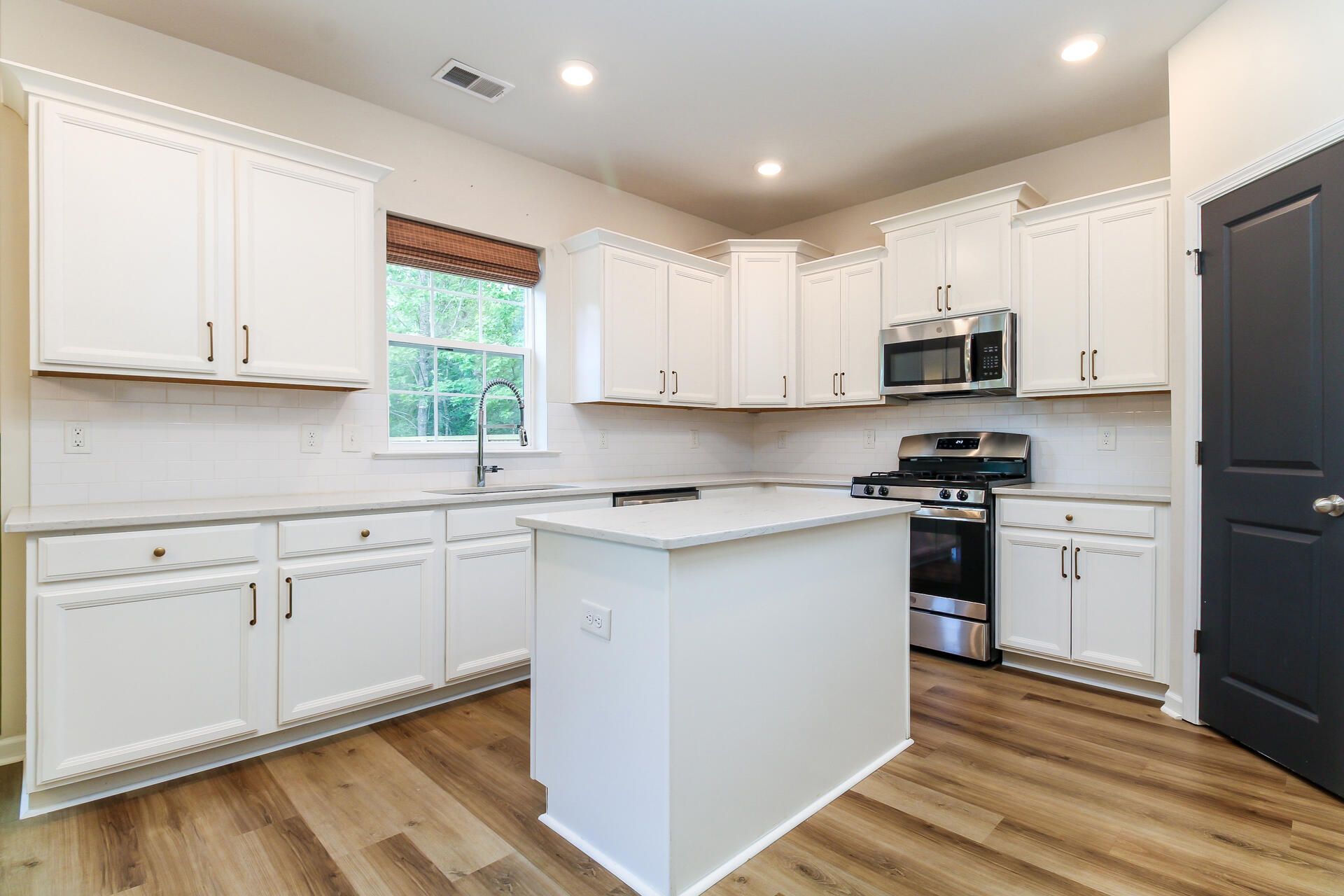 1006 Mossy Rock Drive Photo 16