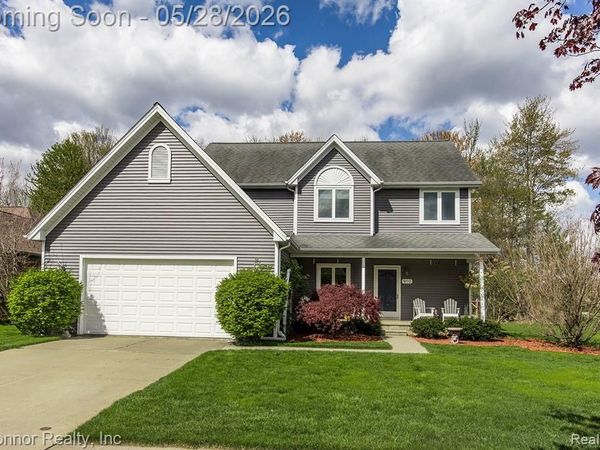 910 Hunter Court, Marysville, MI 48040
