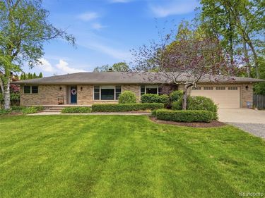 10839 9 Mile Road, Green Oak Twp, MI 48189