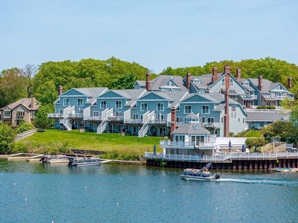 4 Eastern Point Dr, Unit 4, Shrewsbury, MA 01545
