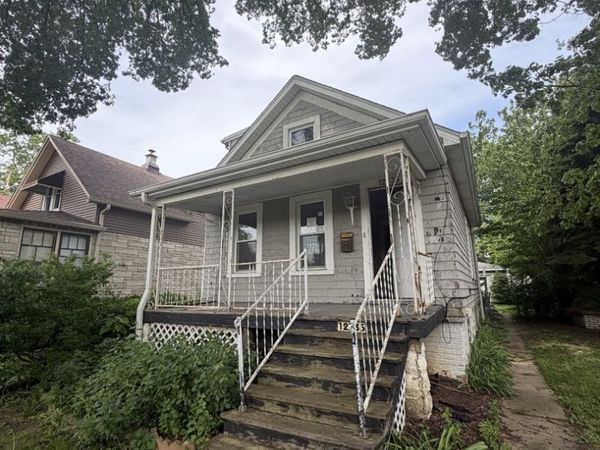 12535 Elm Street , Blue Island, IL 60406
