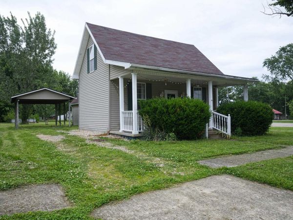 250 W Franklin Street, Lyons, IN 47443
