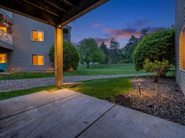 1225 Ferndale Street N, Unit B1, Maplewood, MN 55119