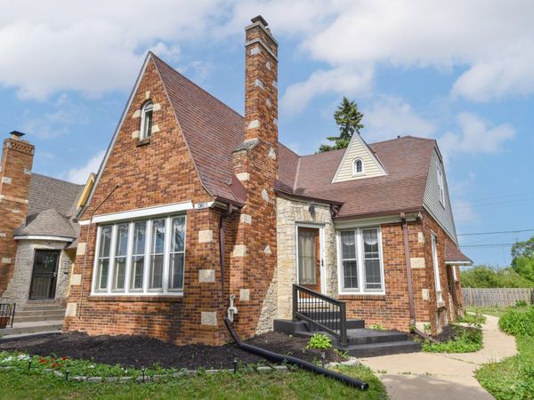4306 N 21st St, Milwaukee, WI 53209