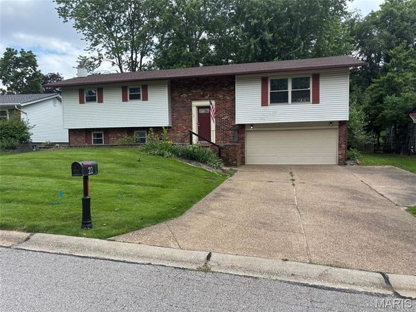 22 Heather Drive , St Peters, MO 63376