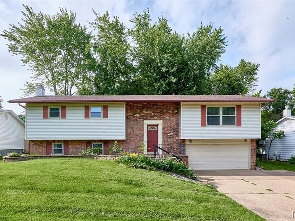 22 Heather Drive, St Peters, MO 63376