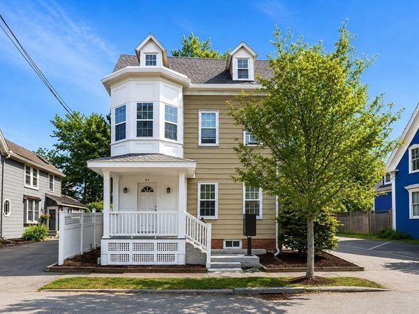 44 Charnock St, Beverly, MA 01915