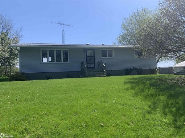 2143 Meekers Landing Road, Oakville, IA 52646