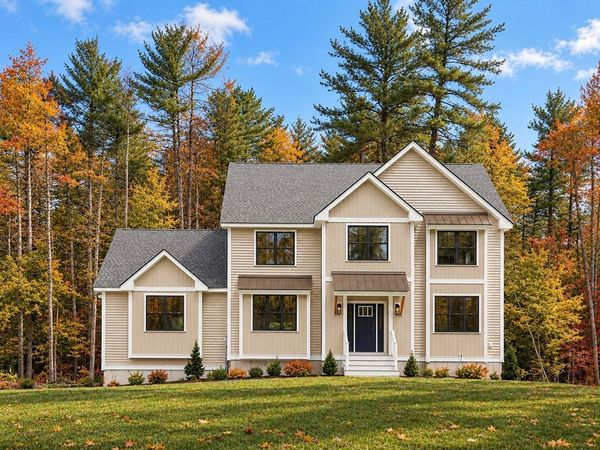 16 Unkety Brook Way, Dunstable, MA 01827