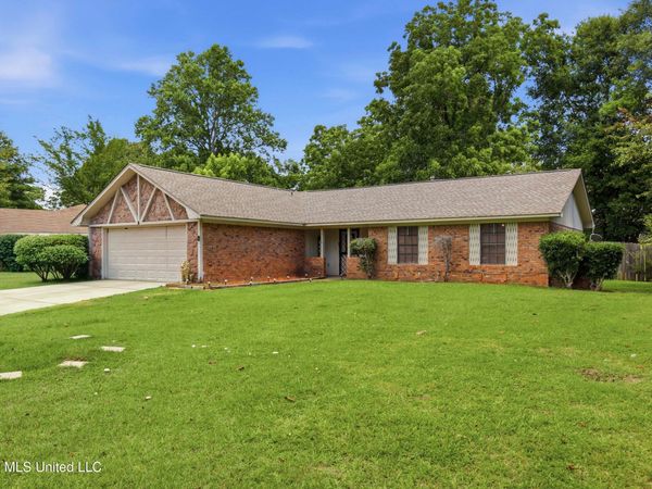 5264 Sycamore Drive, Jackson, MS 39212