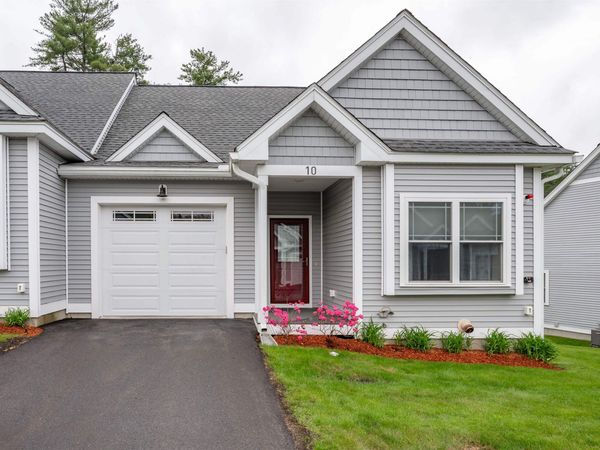 10 Abenaki Circle, Merrimack, NH 03054