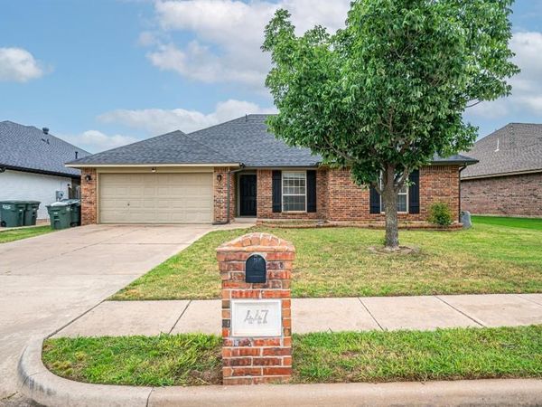 447 Oregon Trail, Edmond, OK 73003