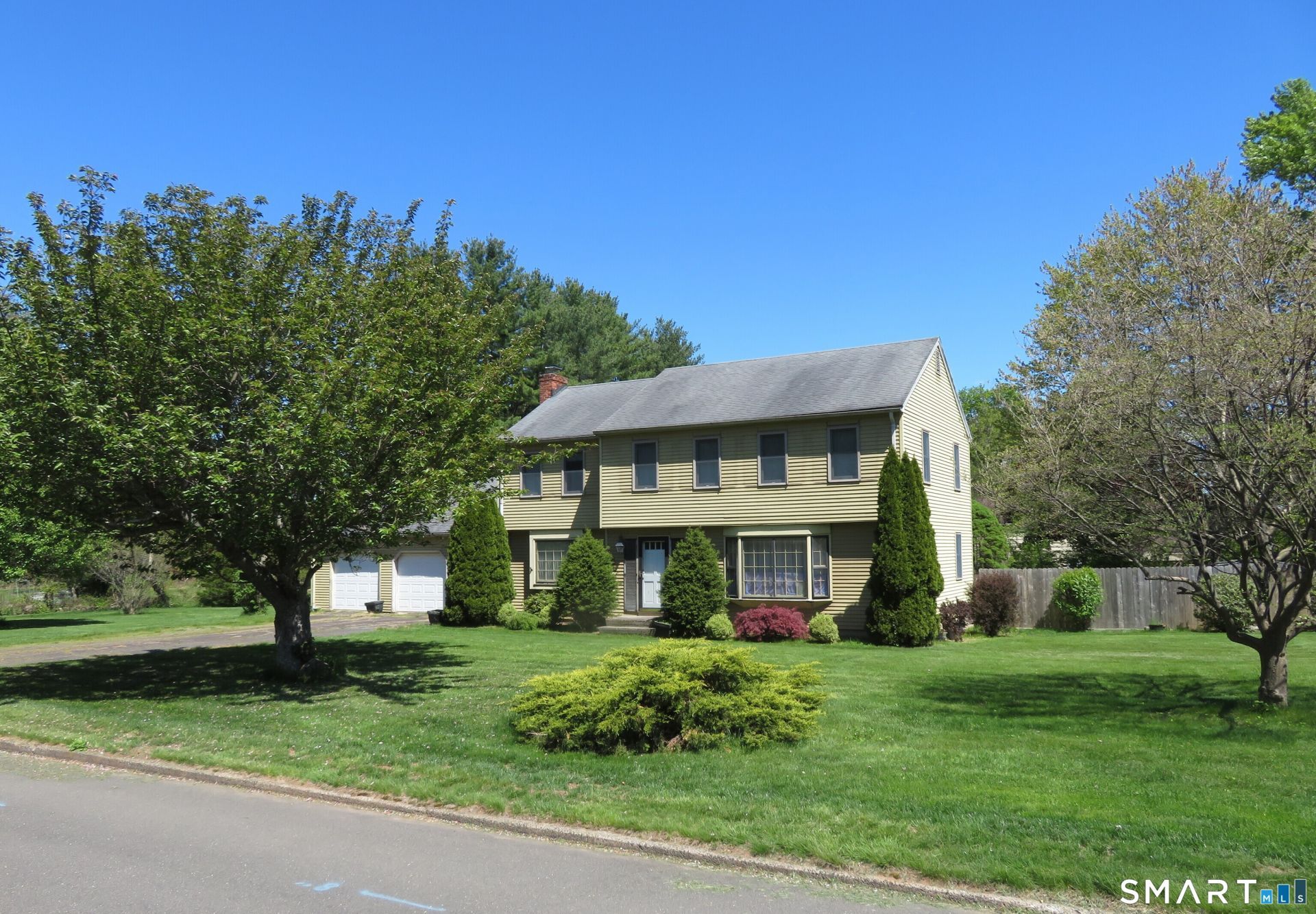 20 Watch Hill, Cheshire, CT 06410 Main Photo