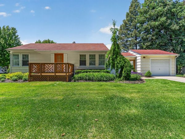 69 Central Avenue , Aurora, IL 60506