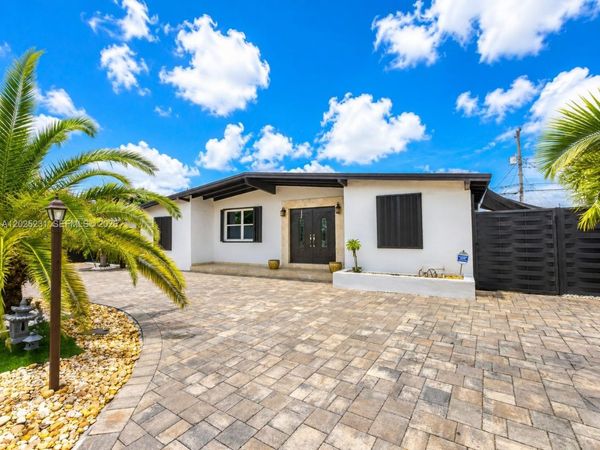 11425 SW 43rd Ter , Miami, FL 33165