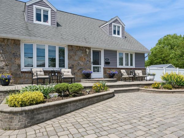 3881 Miller Place, Levittown, NY 11756