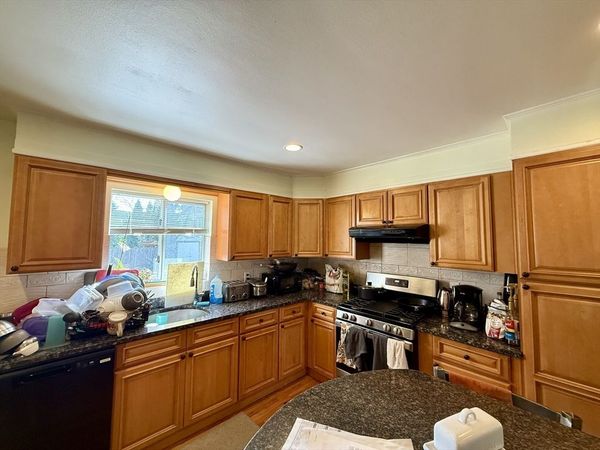 18 Pine Street, Unit 18, Newton, MA 02465