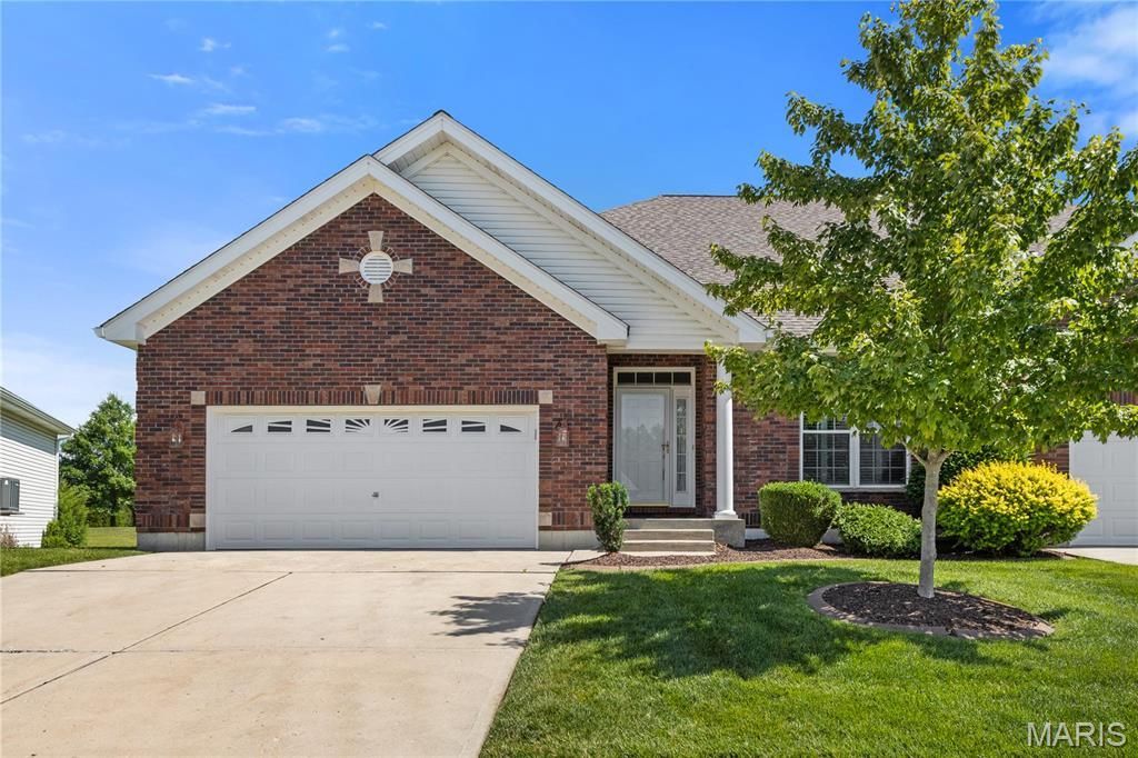 2438 Golden Bear Way, Wentzville, MO 63385 Main Photo
