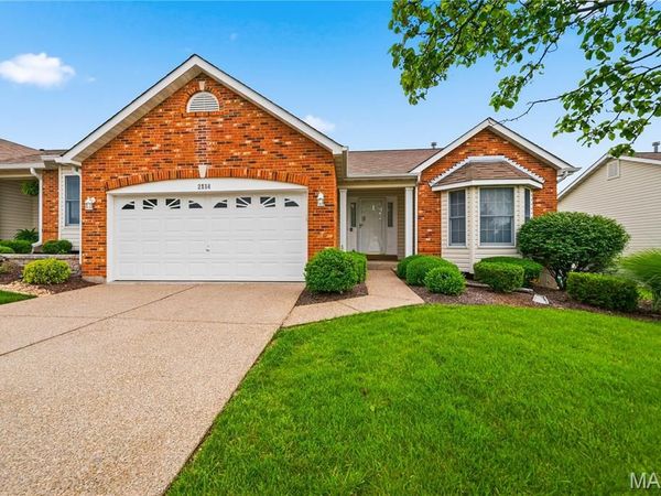2114 Farnsworth Drive , Unit B, O'Fallon, MO 63368