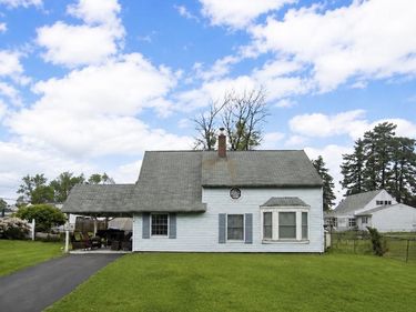 6 APRICOT LANE, LEVITTOWN, PA 19055