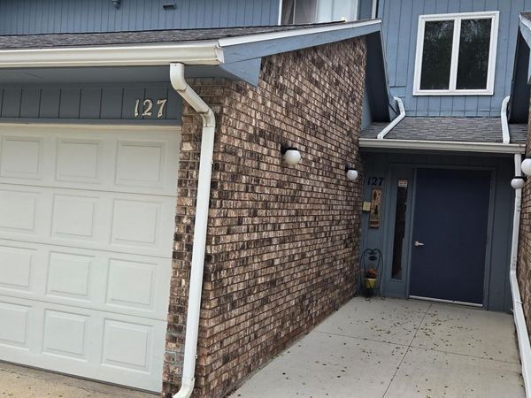 227 Southbrooke Drive, Unit 5, Waterloo, IA 50702