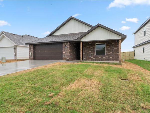 1708 Gerald Shay Road , Gentry, AR 72734
