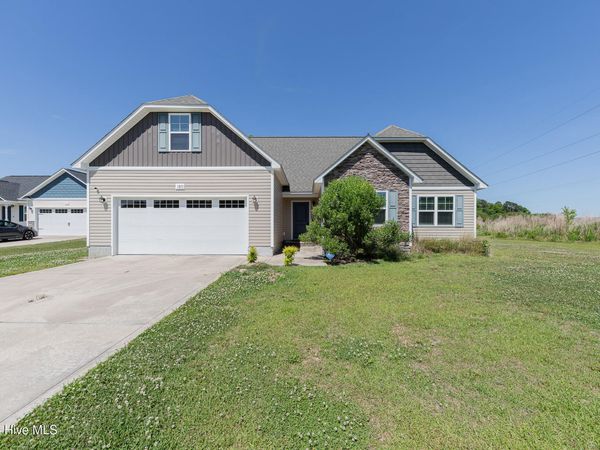 100 Mingo Drive , Richlands, NC 28574