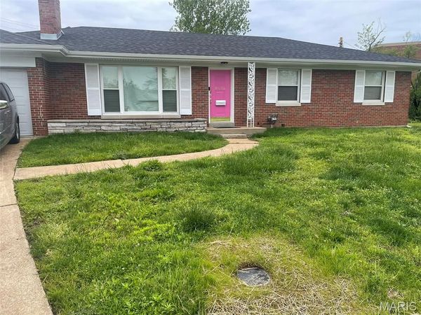 8638 Mayflower Court , St Louis, MO 63132
