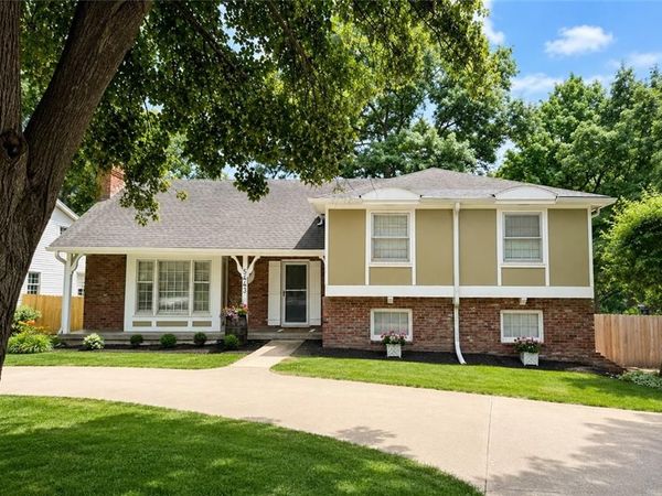 5443 W 100th Street, Overland Park, KS 66207