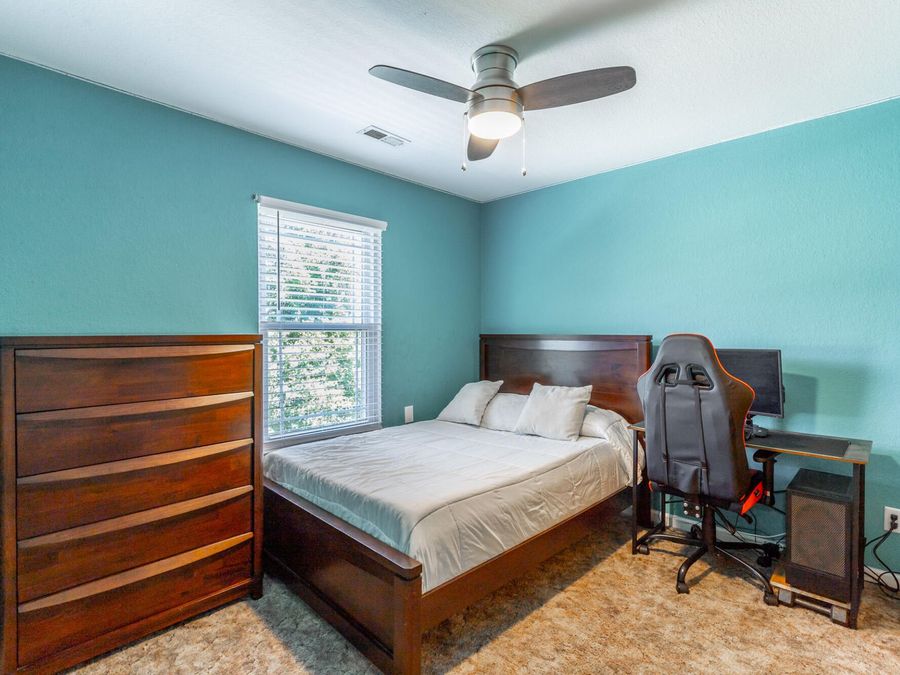 Property Image 100