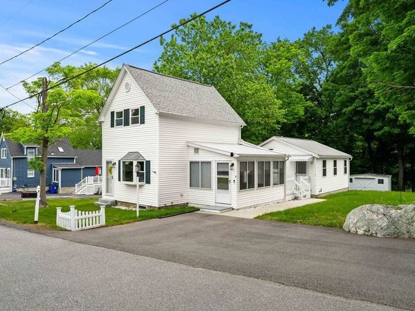 8 Maplewood Avenue, Goffstown, NH 03045