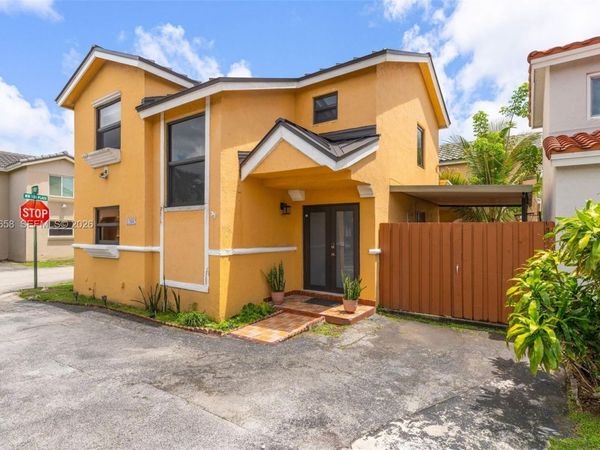12682 NW 7th Way , Miami, FL 33182