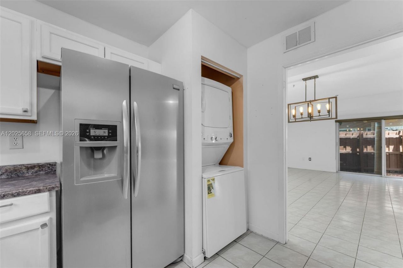 12682 NW 7th Way , Miami, FL 33182 Photo
