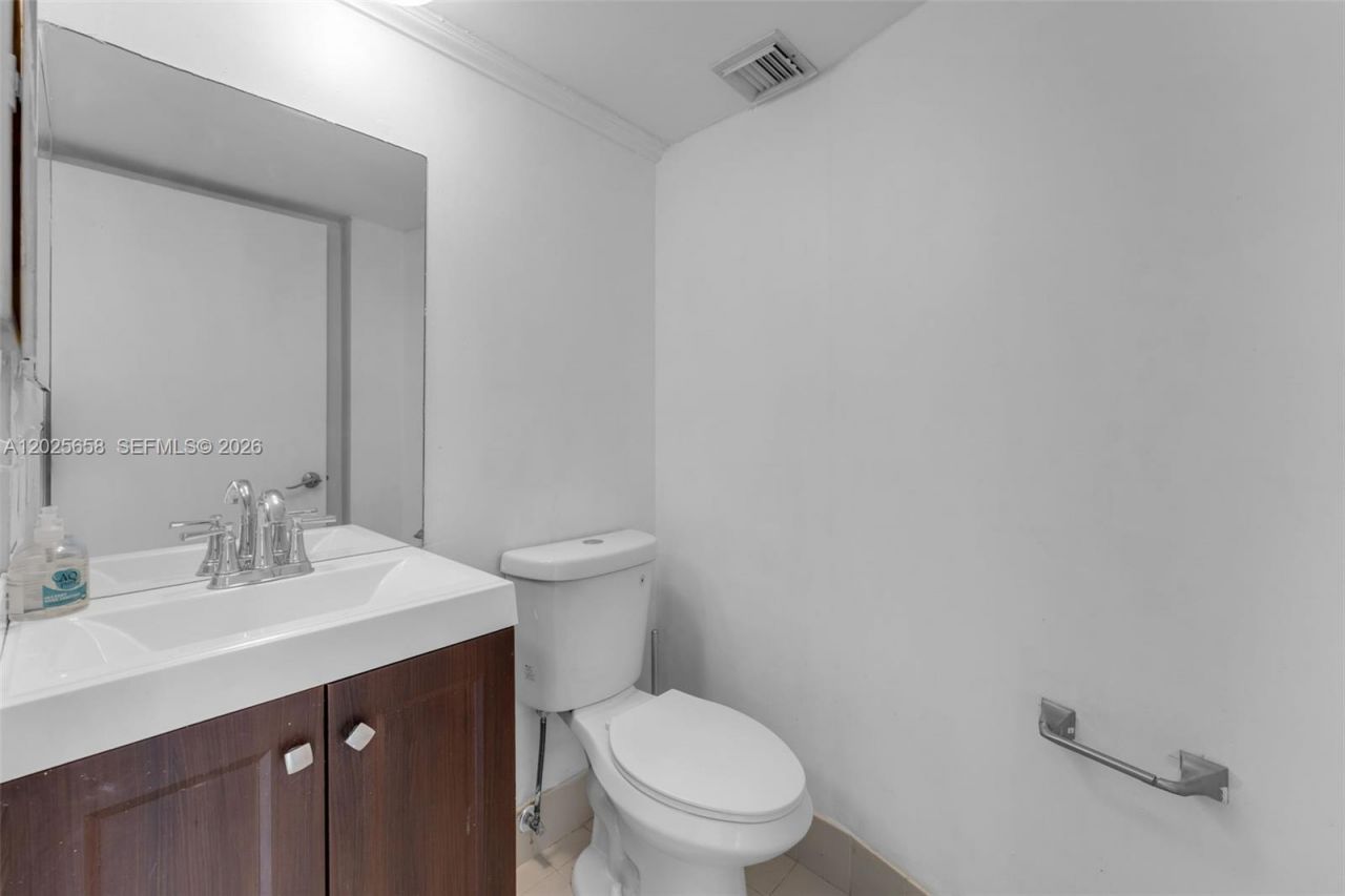 12682 NW 7th Way , Miami, FL 33182 Photo