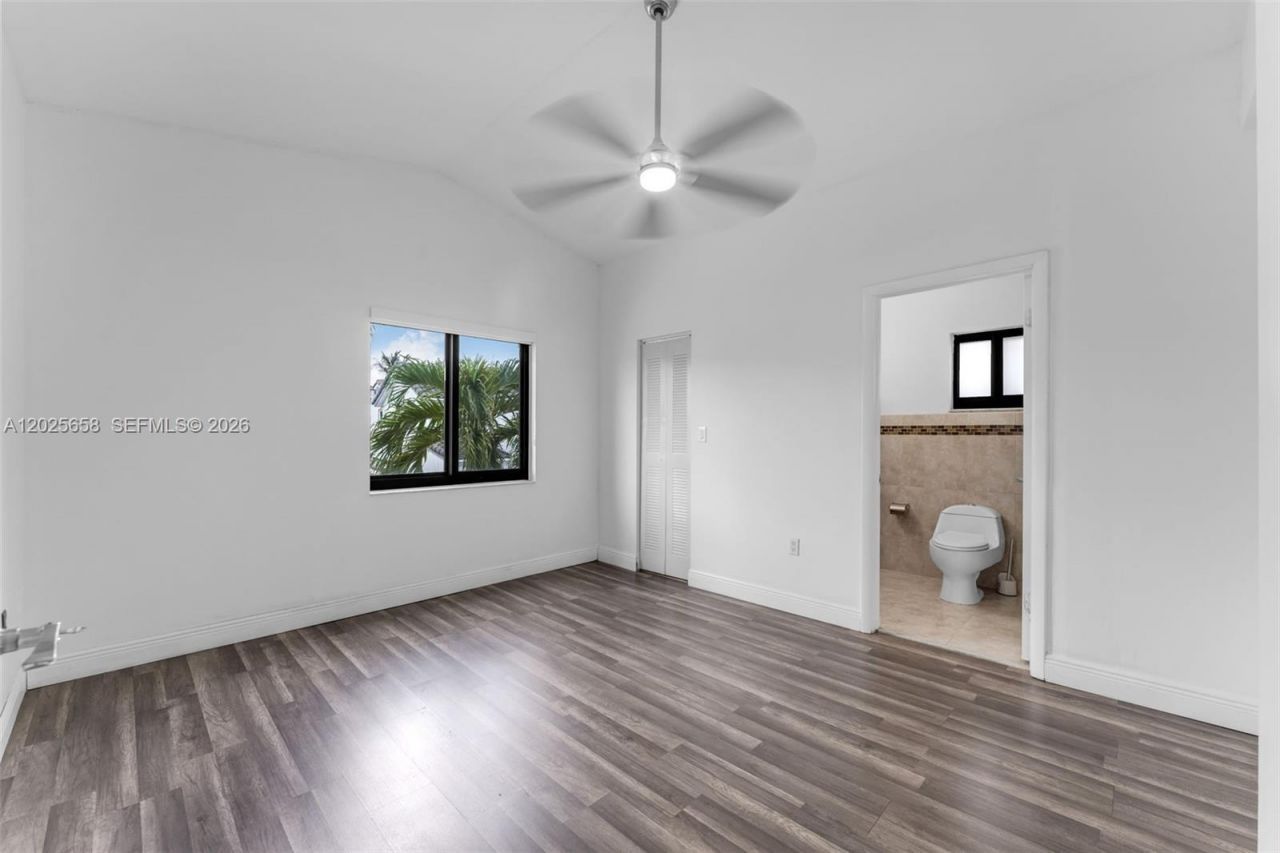 12682 NW 7th Way , Miami, FL 33182 Photo