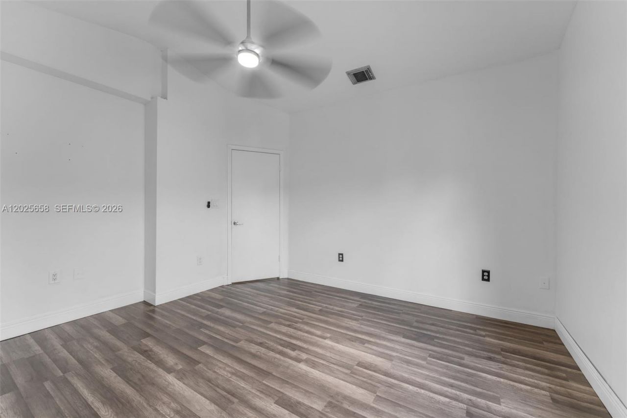 12682 NW 7th Way , Miami, FL 33182 Photo